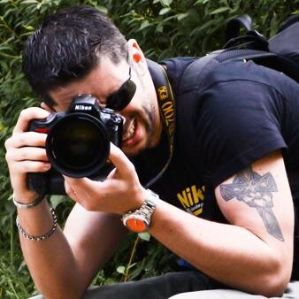 classe ’79, sposato, papà, #fotografo per passione, impiegato per necessità. Sogno nel cassetto? Zaino in spalla, #Nikon al collo e chitarra a tracolla...