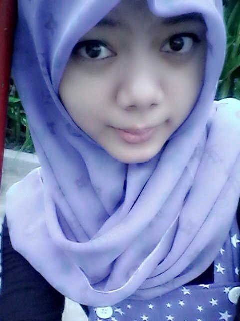 Lyza R