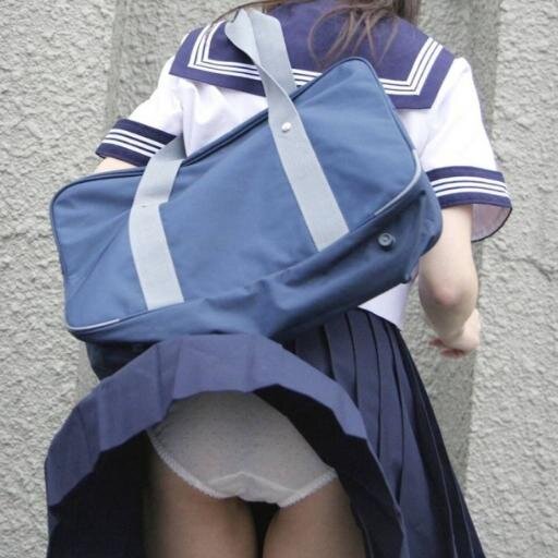 Hi. I'm Japanese. And I post Japanese beautiful girls pictures every day. If you want to see more pictures, please visit my website. Thank you!