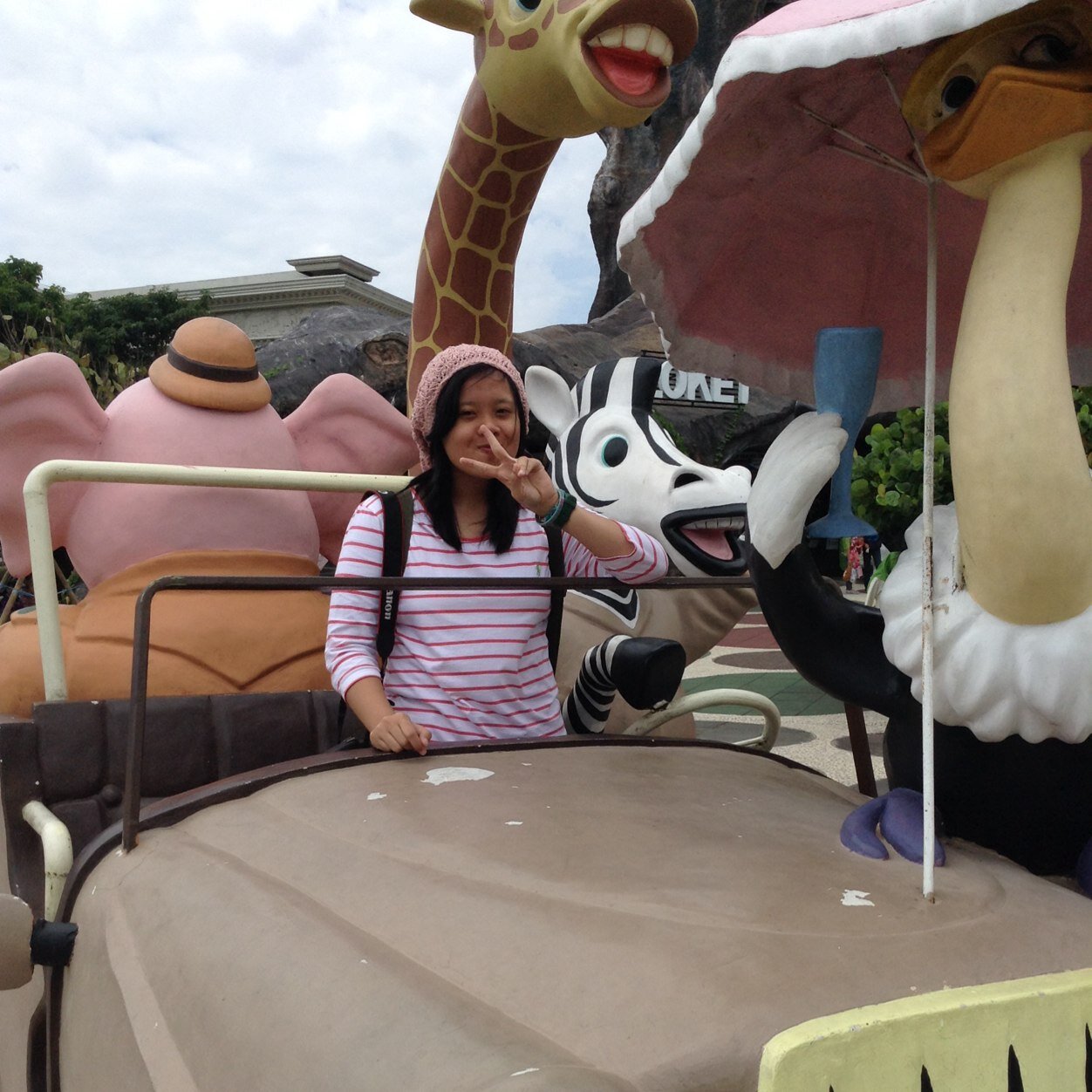 dheaclarissap's profile picture. Ini unfollow aja. Follow @dheaclarissaa