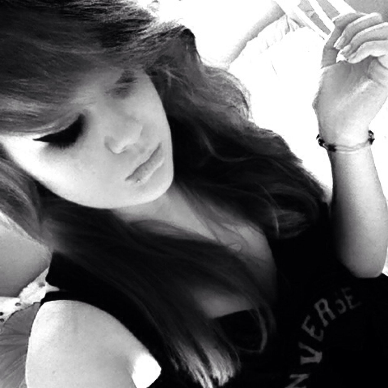Hi im caitlin im a 14 year old girl, i love heavy metal... Im part of the bvbarmy :3 and i will always suport them... And i love andy biersack 3 hehe
