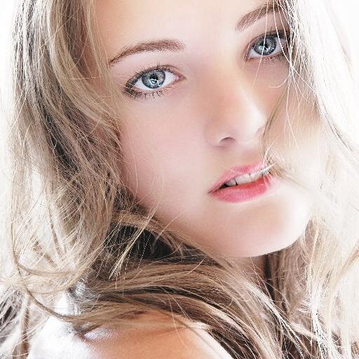 ClarissamusicUK's profile picture. I'm a young singer that dedicates all my spare time to performing! 
Please Like my Page to :) https://t.co/EDopS3Vi