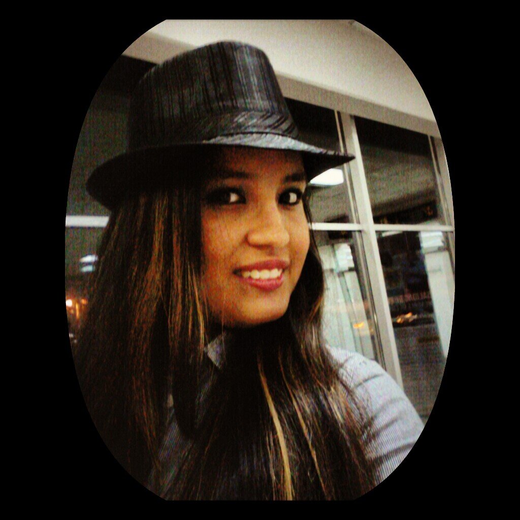 I like so much the music.... Lic. en Mercadeo y Comercio Internacional - UTP Follow me on instagram @kitty_kat05