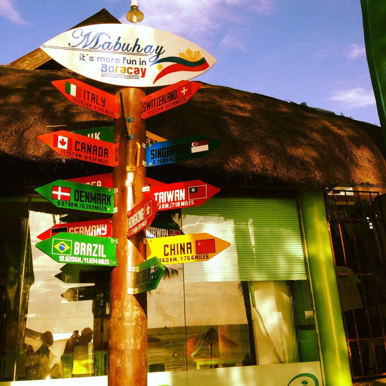 Going on a holiday? Leave it all to us. All u have to do is pack and enjoy! Alcom is a leisure travel agency that custom-fits vacations and travel adventures.