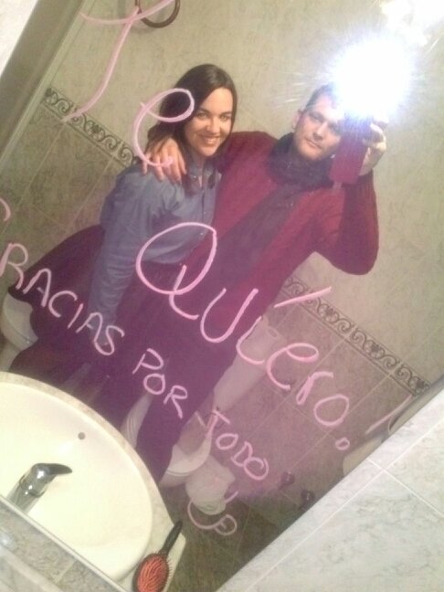 Con el, porque m haces sonreir, porque eres parte dmi, simplemente porque te quiiero (L)