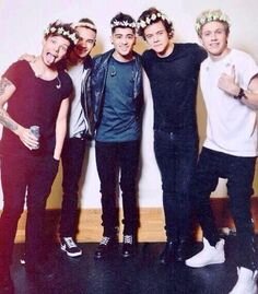 FOLLOW @OFFICIALLYNAILL