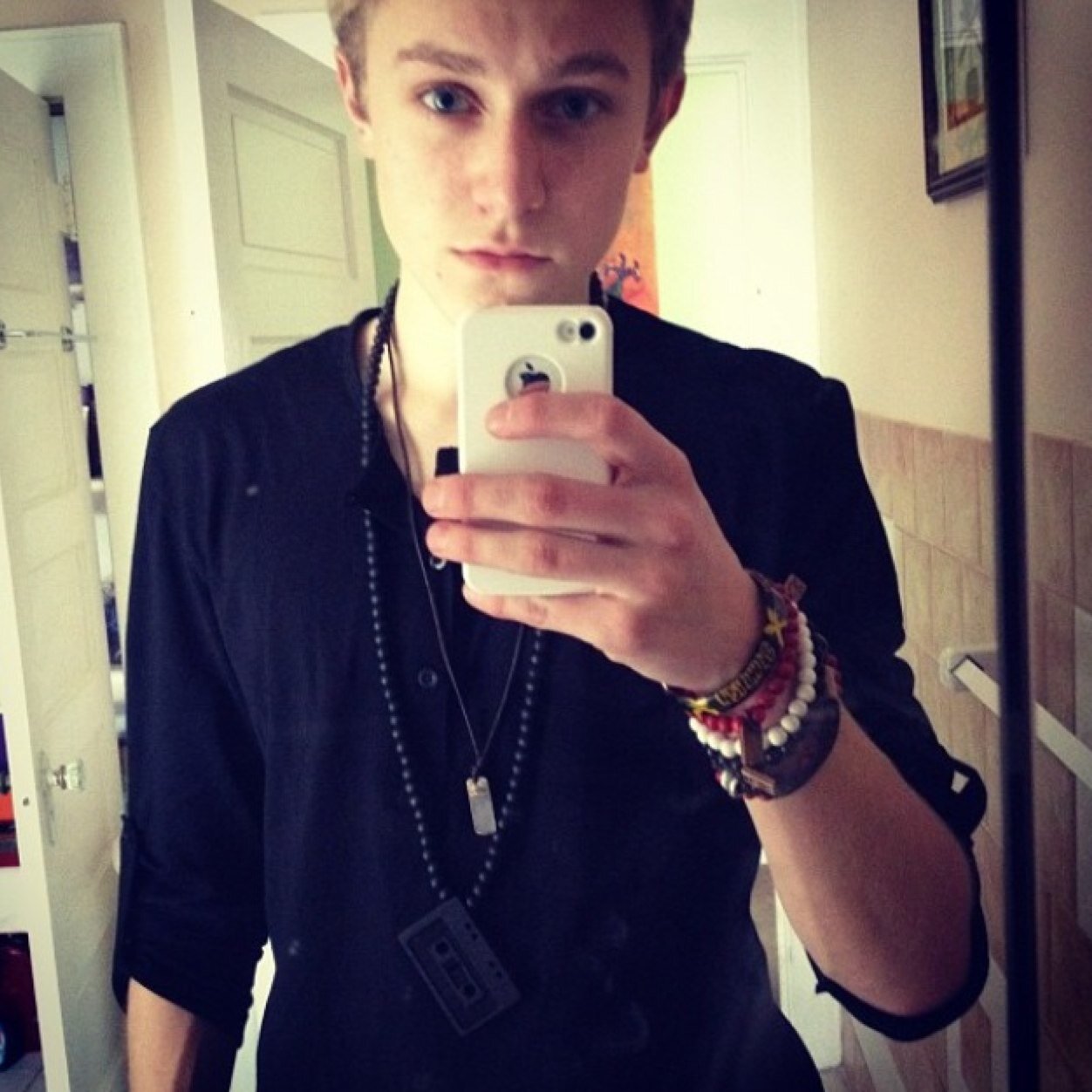 Hi im Miguel, you should follow me