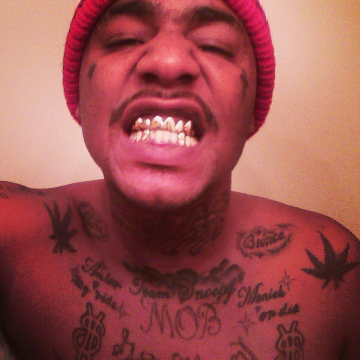 GET MONEY ND STEP ON NIGGAZ NECKS AND TAKE EVERYTHING LIFE HAS TO OFFER #GETITHOWYOULIVE. LIVE BY THE GUN DIE BY THE GUN