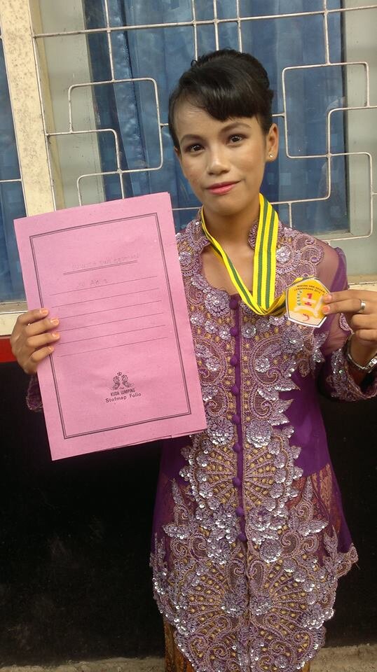 My name is Juwita Dwi Septiani. Just call me Wita. I was born in Cirebon. I speak both Indonesia and Sundanesse.