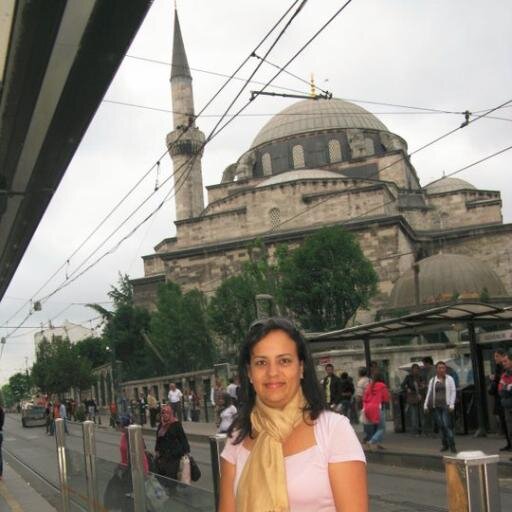 isabelees's profile picture. 