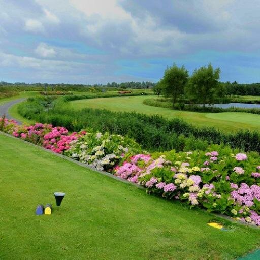 Een uitdagende 18 holes golfbaan te midden van de eigenzinnige Noord-Hollandse polders, gelegen nabij Amsterdam.