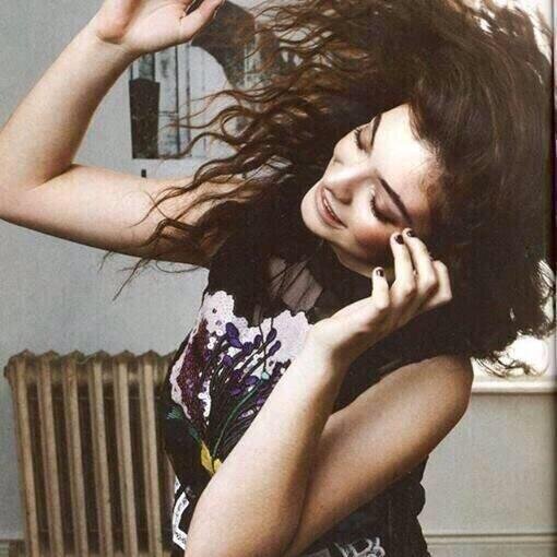 Aquí encontraras todo sobre la cantante Lorde. Hechos,fotos,datos, vídeos y más. Gracias por seguirnos #TSLorde Instagram:TodoSobreLorde
