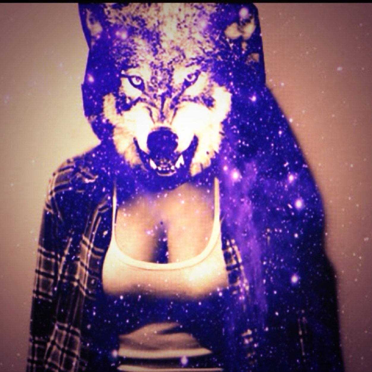 Just a girl in NYC who listens to too much EDM 👽 We're all just stories in the end so lets make it a good one! #onelove ✌