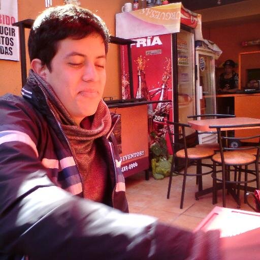 feliixpb's profile picture. Mi vida es como Rocky II cuando lo ponen a perseguir a la gallina.