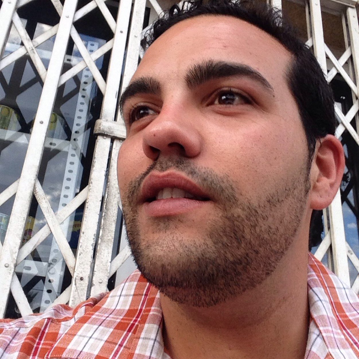 uy hay mucho que escribir y ahora no hay muchas ganas, cuando tenga ya escribiré....