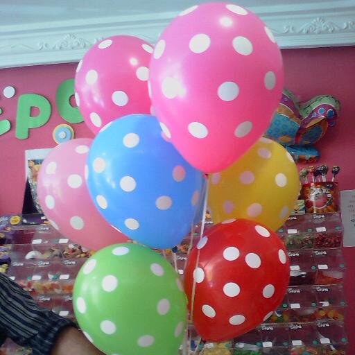 Tienda especializada en todo tipo de celebraciones, te vendemos desde un palillo hasta la organización y montaje integro de tu fiesta.