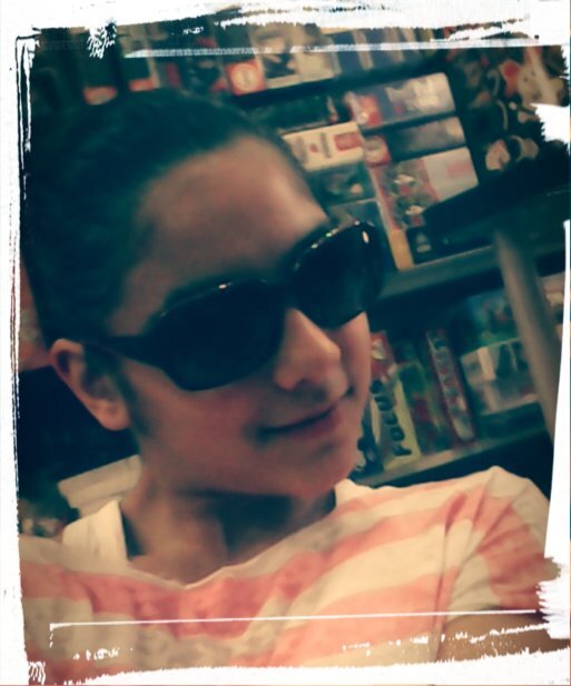 I am loud! R5 are my life! Follow me and I follow you back!
