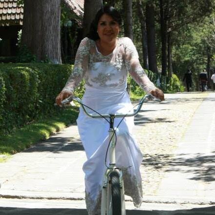 Internacionalista de formación, ambientalista de vocación, ciclista de corazón.