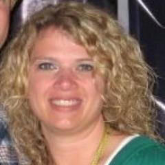 Mom to 4 crazy kids, marketing junkie, communicator of all things