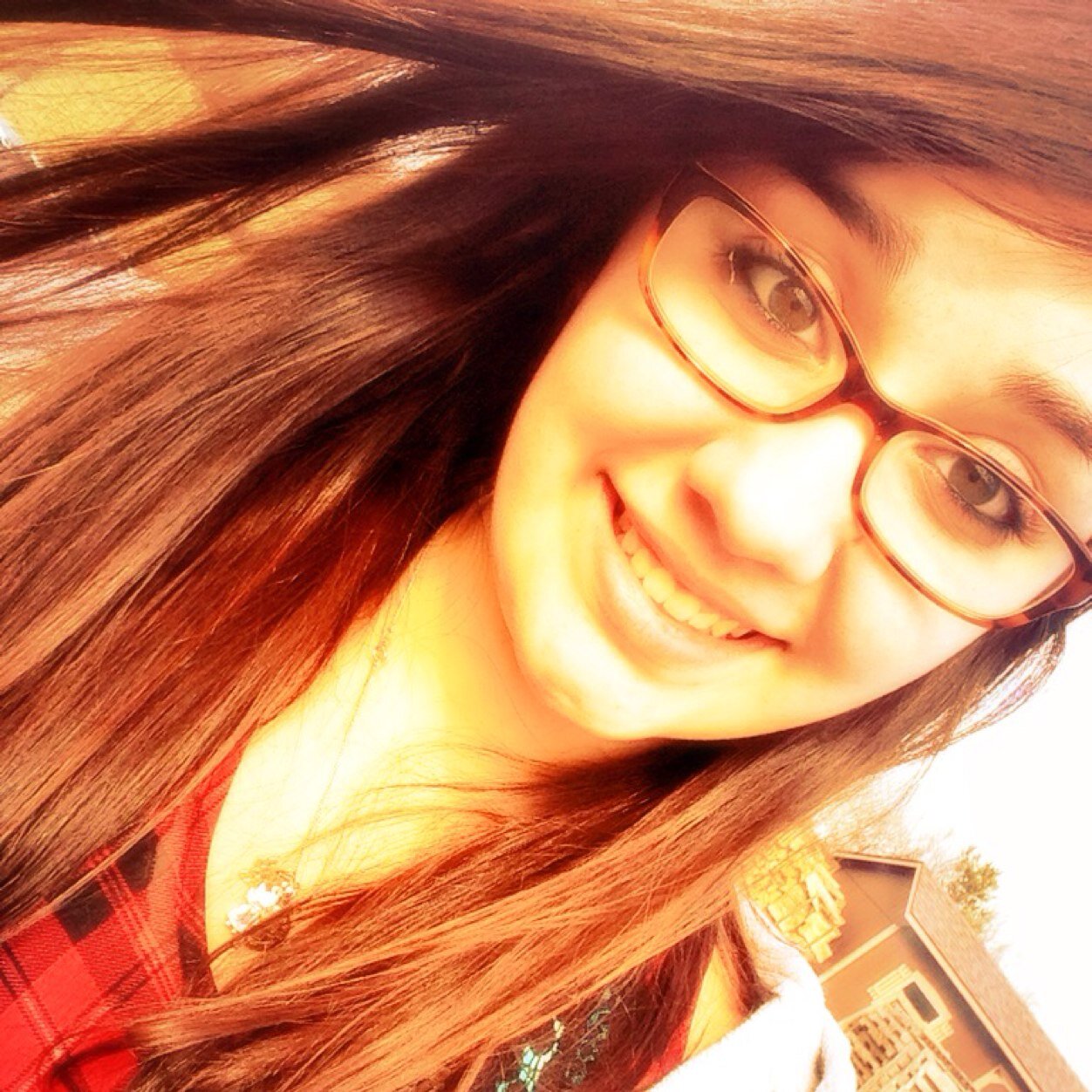 I love singing! Niall Girl and Harry Girl! Hoping to be that lucky one! : ) Love ya guys! xx