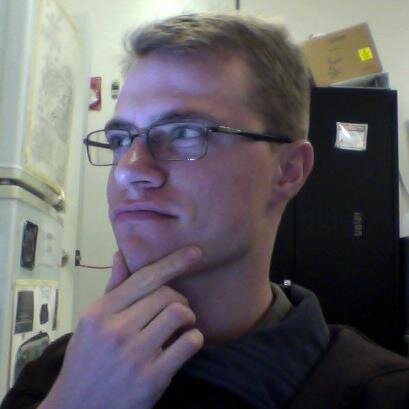 Ecnalyr's profile picture. 