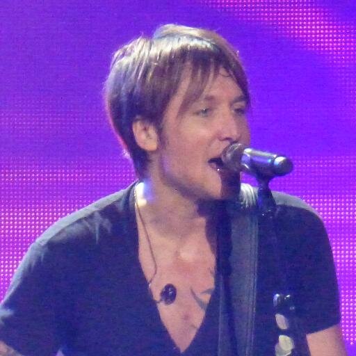I am a housewife and have been married since 1978. I have had three beautiful children. I am a BIG fan of Keith Urban and was very excited to meet him in 2018
