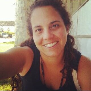 Vivo y dejo vivir, afortunada y feliz!! y no me desgasto! ;)