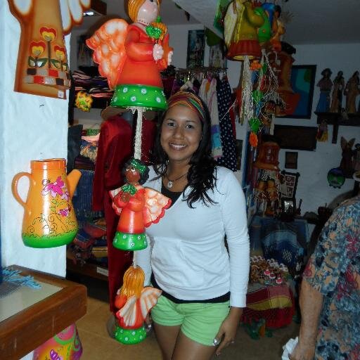 Lcda en Administración.
  Amo lo que perdura :)