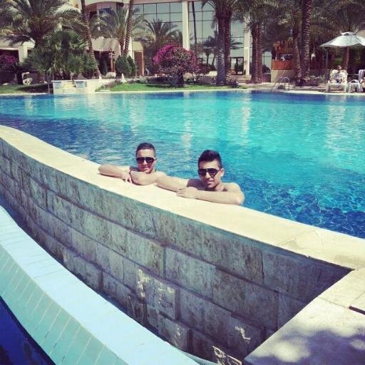 Mr.AbU.$aLAmEh
http://t.co/K5eGp6cdsm

http://t.co/FkneQc9DbU