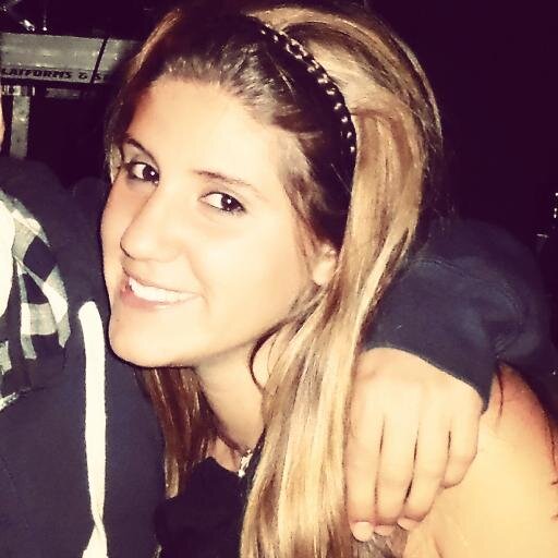 Te Quiero, pero así no me basta, más allá de la vida quiero decírtelo con la muerte, más allá del amor quiero decírtelo con el olvido.