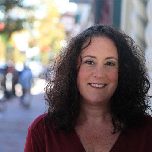 I'm a writer, dreamer, lover of words, books, and wine. USA Today Bestselling Author.  http://t.co/VhrolyGLGv  http://t.co/skZMiU4Z5r