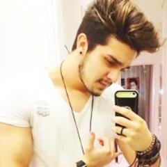 A gente não precisa ta colado pra tar junto Por isso mesmo a quilômetros eu te amo incondicionalmente @luansantana ♥ ♥ ♥