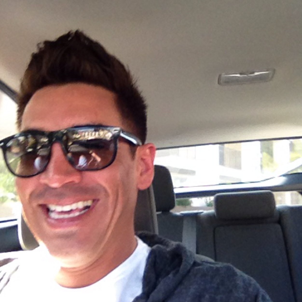 droeljuarez's profile picture. Wax On Wax Off