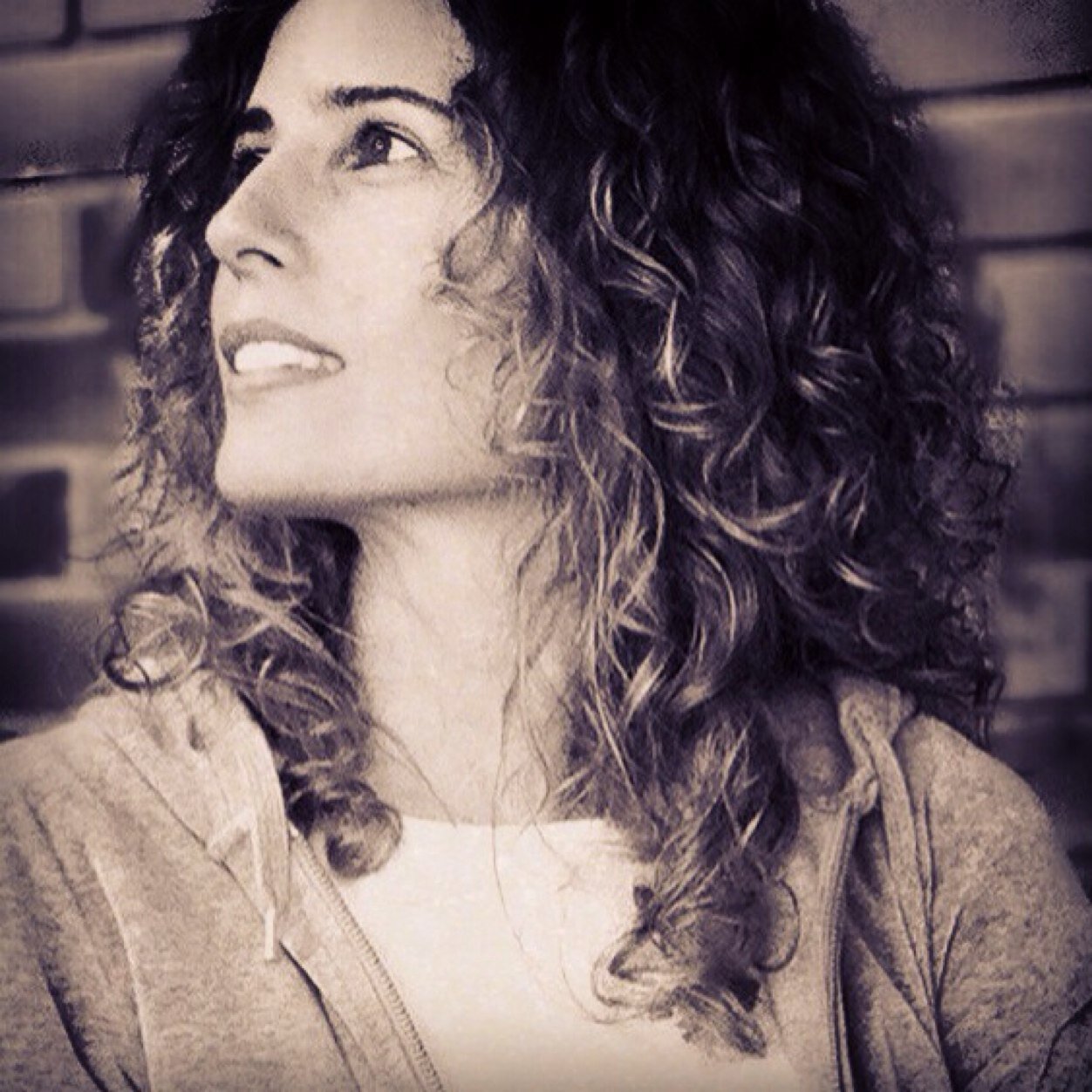 estela_w1's profile picture. Cinema, teatro, literatura, lugares, vinhos, impressões e outras delicadezas.