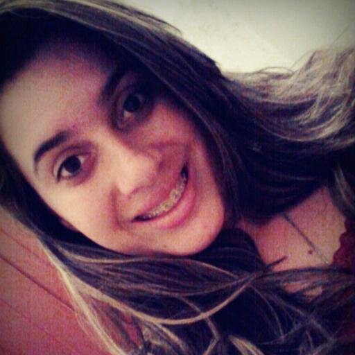 Acredito que minhas qualidades superam meus defeitos, de verdade, é minha essência, meu caráter, e quer saber ? Eu adoro ser assim. :*