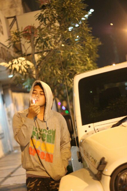 follow @Deadmess13
