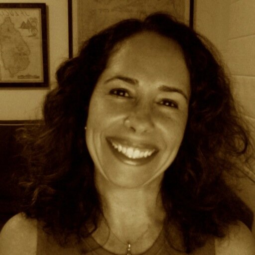 Social media, marketing specialist and researcher with experience in both traditional and online media -- covering 3 markets: American, Brazilian & Hispanic.