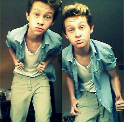 I'm Lucas !!! 
I'm funny and what not...
I love long walks to the fridge
〰17, Junior✨ 
〰Live and Love to sing
〰Play guitar
L.VI.XIII.
