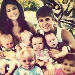 O Amor verdadeiro a distância não destrói, o tempo não apaga, ele vive sempre em nós.amor de fã , amor sem limites te amo muito Justin Bieber