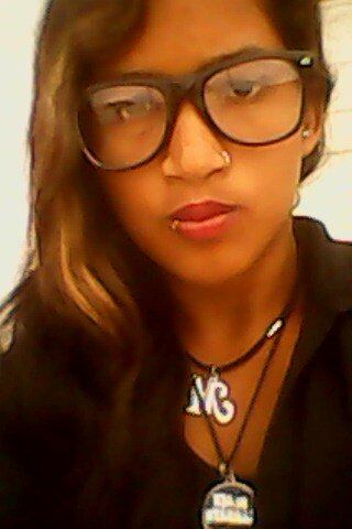 sou uma garota simpática e gosto de fazer novas amizades..!!!!