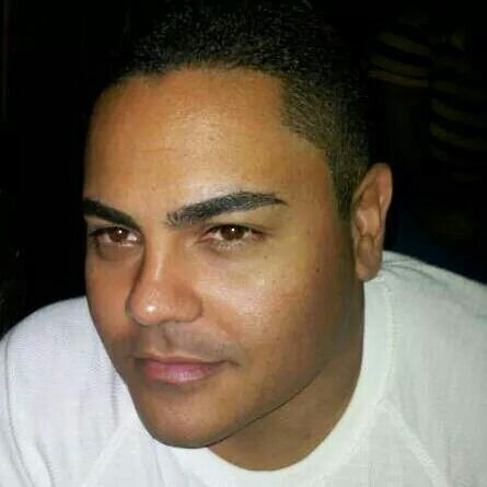Joel Muñiz, representante autorizado de Rainbow de Puerto Rico. Demostraciones del sistema de limpieza Rainbow, Ventas, Servicio y Reclutamiento en toda la isla
