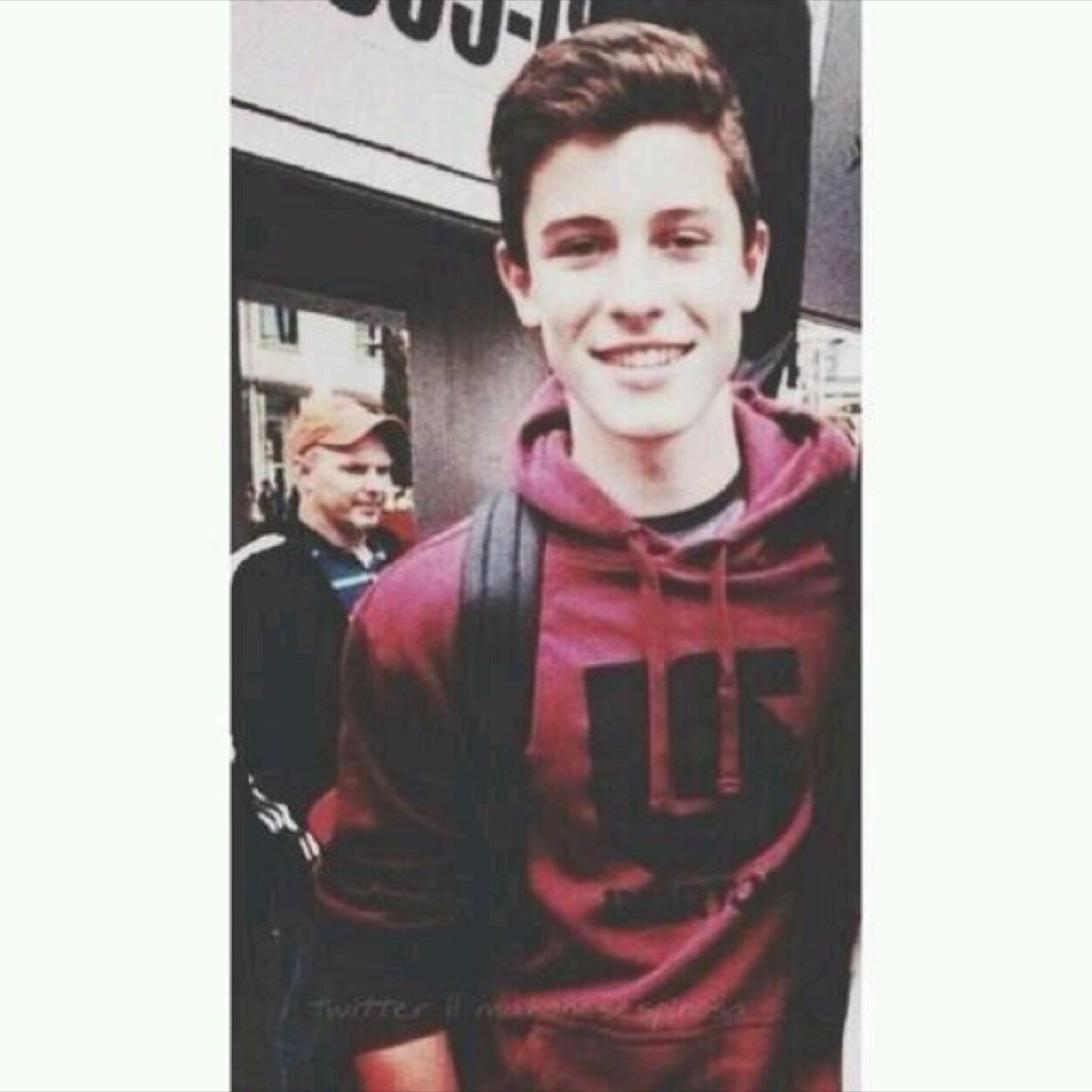 I love shawn mendes follow me on my other account 8/12 on it! @suckerforshawn SHAWN FINALLY FOLLOOWED ME TOO GUYS