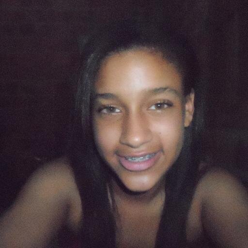 ---- Lienda dd Bonitta.... Umaa Das Loukas Dessy Mundo..... Entre variios esperma, eu nasci... Que boom neé toô fazendo muita gentt feliiz..... ---
