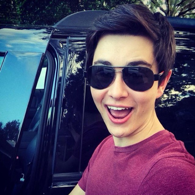 I gave you a free follow so go follow @BYEkenna1D :)