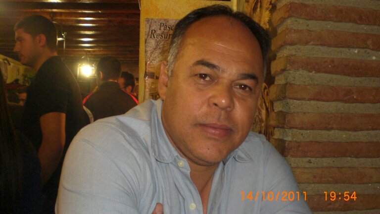 libre-pensador creo en la existencia de un rostro humano de la economía y en los poderes creadores del pueblo. Doctor en Matemáticas y Estadistica UGR España.