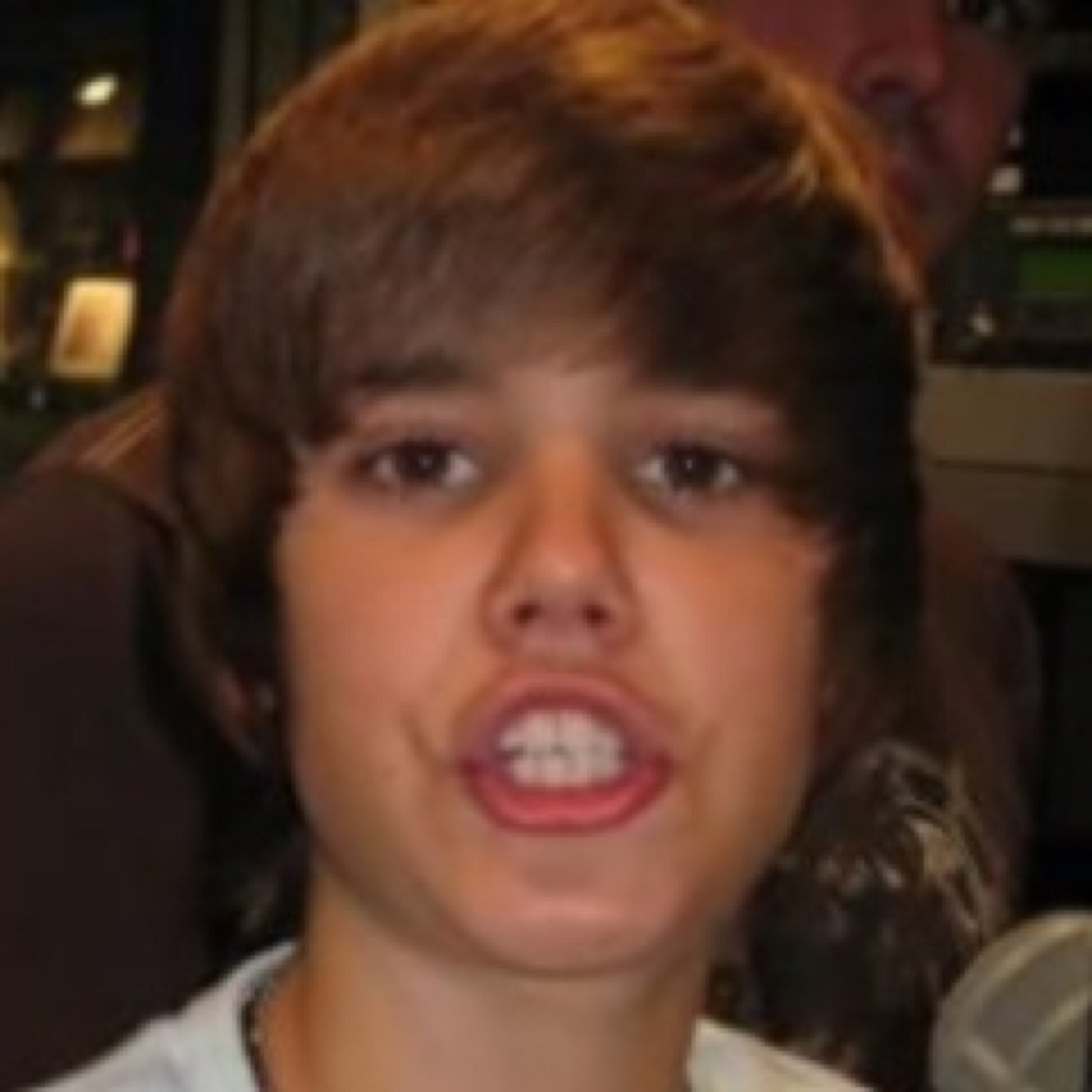 “fã da gorda “fã da cabeçuda “fã do maconheiro meu amor se eu for falar todos os apelidos dos meus ídolos eu mofo escrevendo essa bio