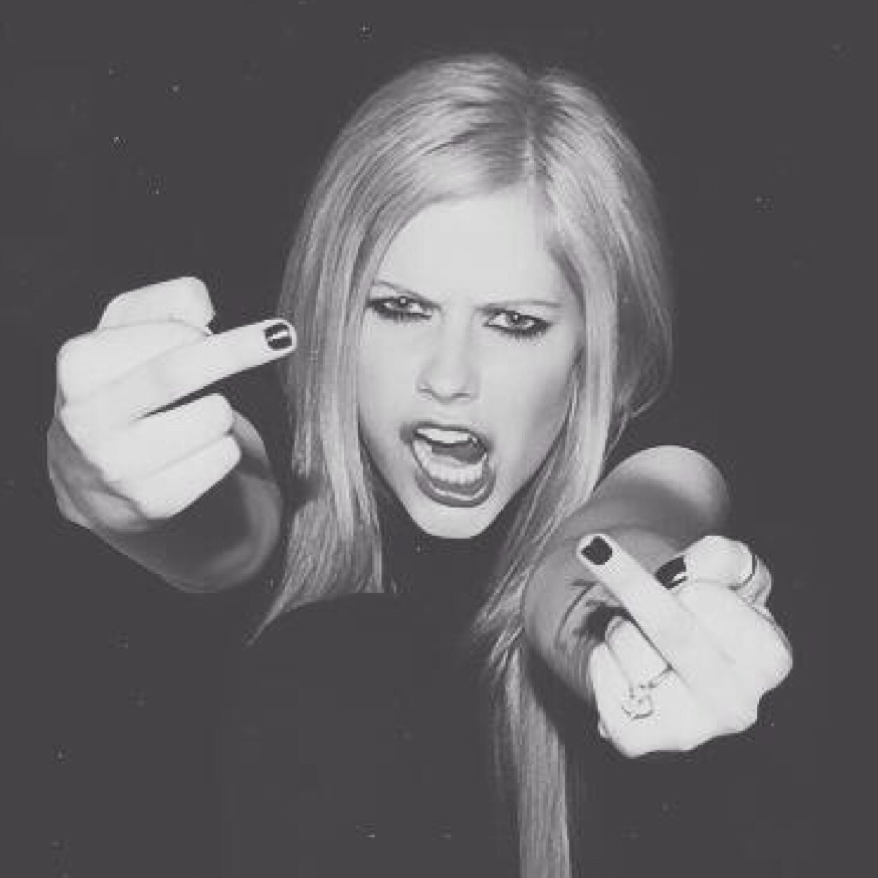 AVRIL ROCKS!
