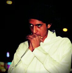‏آحَحبء آلجَميععء وآثقق بَ آلقليل 
       ولآ أكرهہَ آحَحد..♡♪' 7D863575
