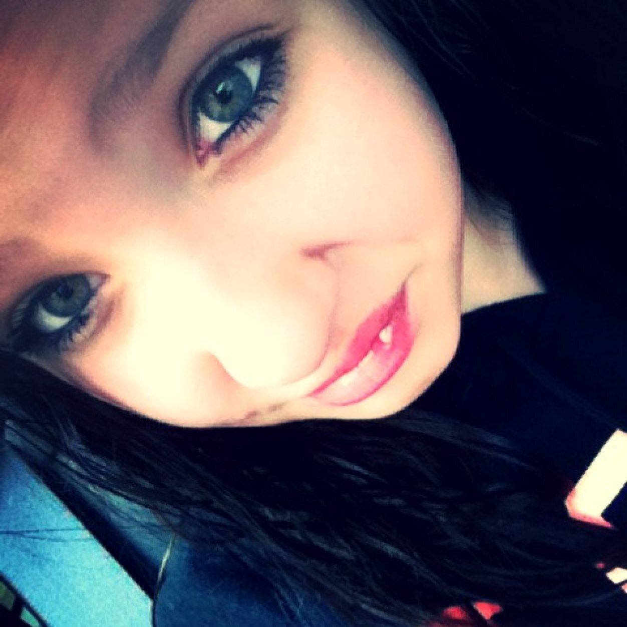 My name is Brianna• I love 5sos• I love o2l• I love one direction• I'm a directioner• So don't hate• Magcon Boys! If you Follow me I'll follow back! Promise