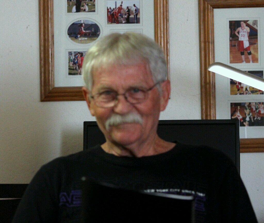 Sports writer, photographer, photojournalist. Father of five great kids.